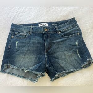 DL1961 karlie boyfriend short